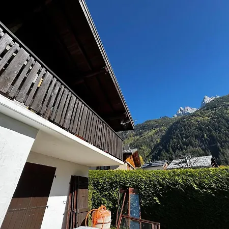 Blue House Chalet
